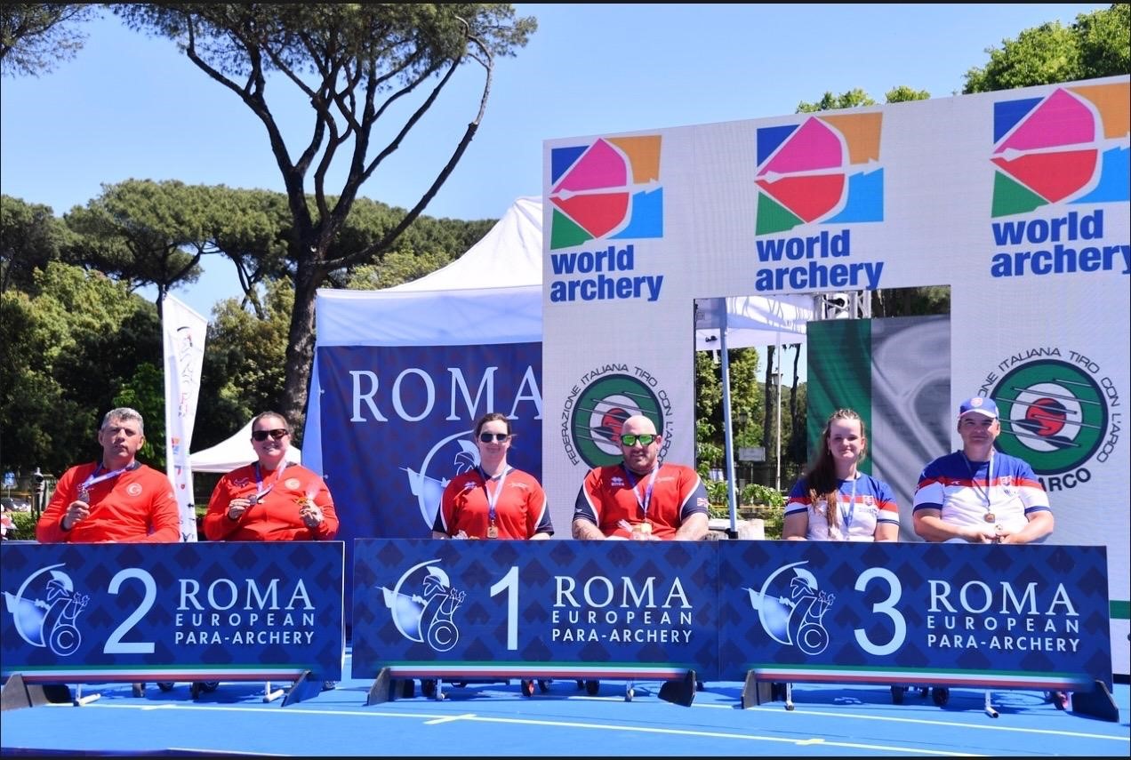 Denizlili milli sporcu Roma&rsquo;da iki g&uuml;m&uuml;ş madalya kazandı

