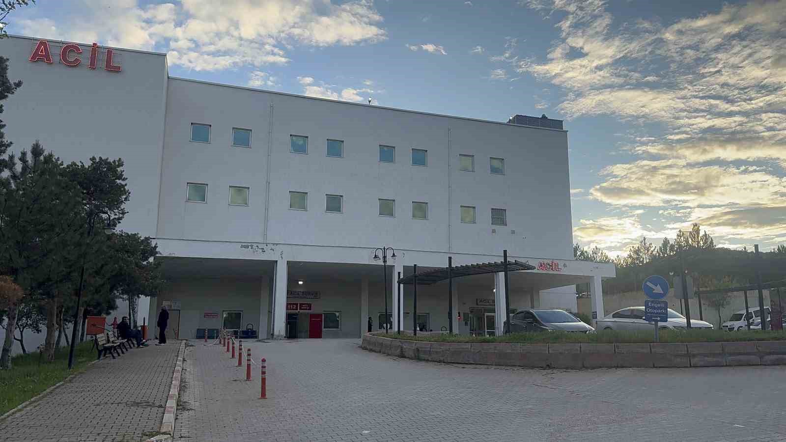 &Ccedil;orum&rsquo;da yurtta yemek yedikten sonra rahatsızlanarak hastaneye başvuran &ouml;ğrenci sayısı 77&rsquo;ye y&uuml;kseldi
