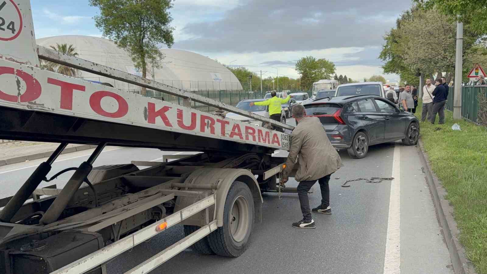 Samsun&rsquo;da 4 ara&ccedil;lı zincirleme kaza: 2 yaralı
