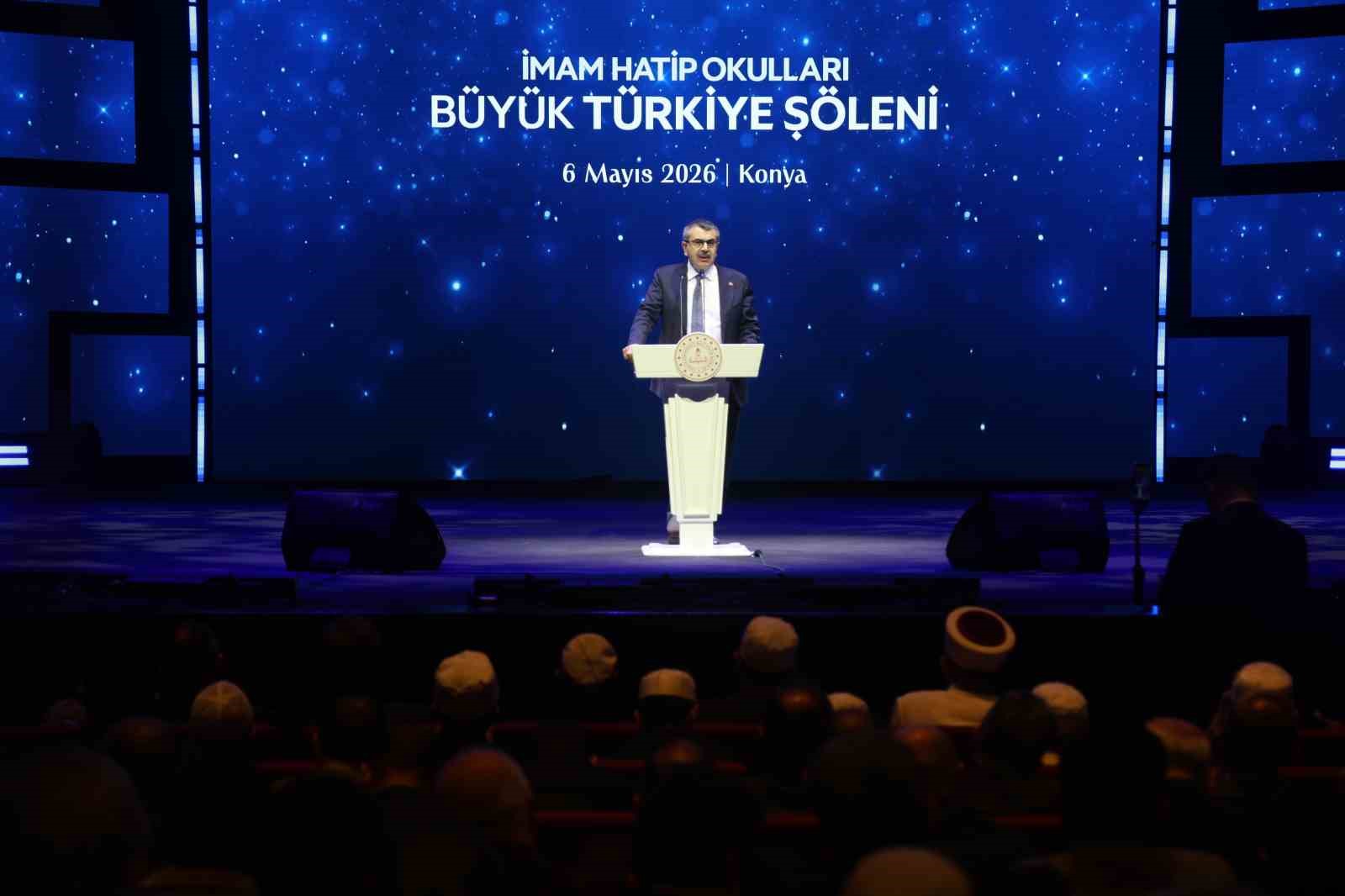 Bakan Tekin: "Gen&ccedil;lerimizin ruh d&uuml;nyası, algoritmaların merhametine bırakılmamalı"
