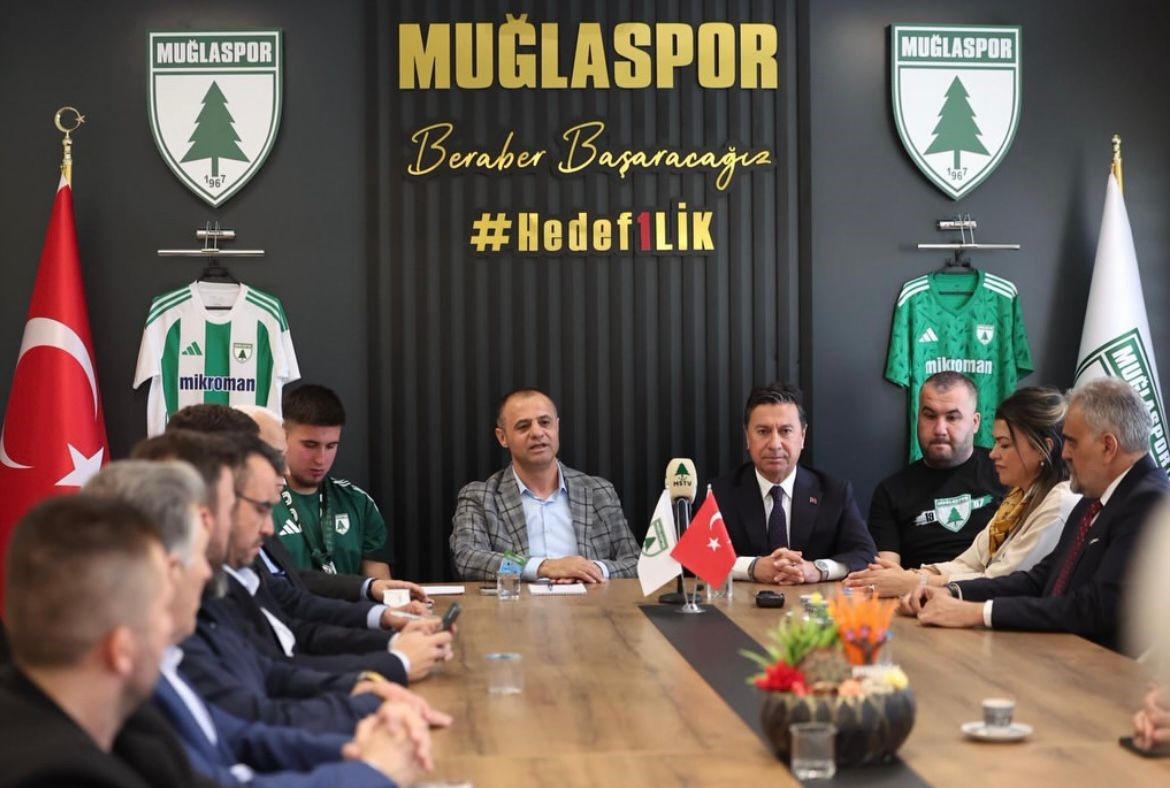 Muğla Büyükşehir Belediye Başkanı Aras: "Muğla’mızı bayraklarla donatalım"