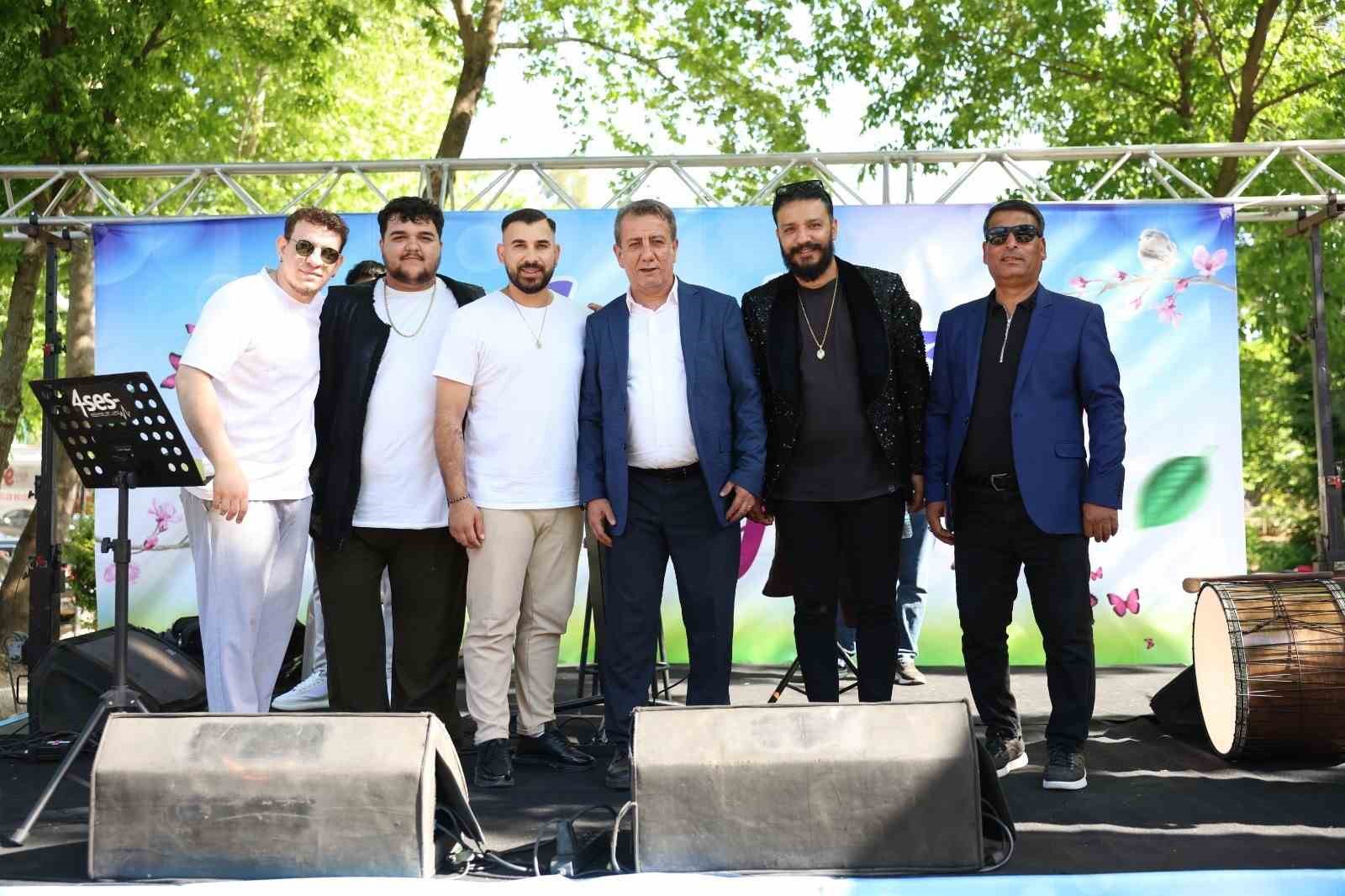 Efeler&rsquo;de hıdırellez coşkusu
