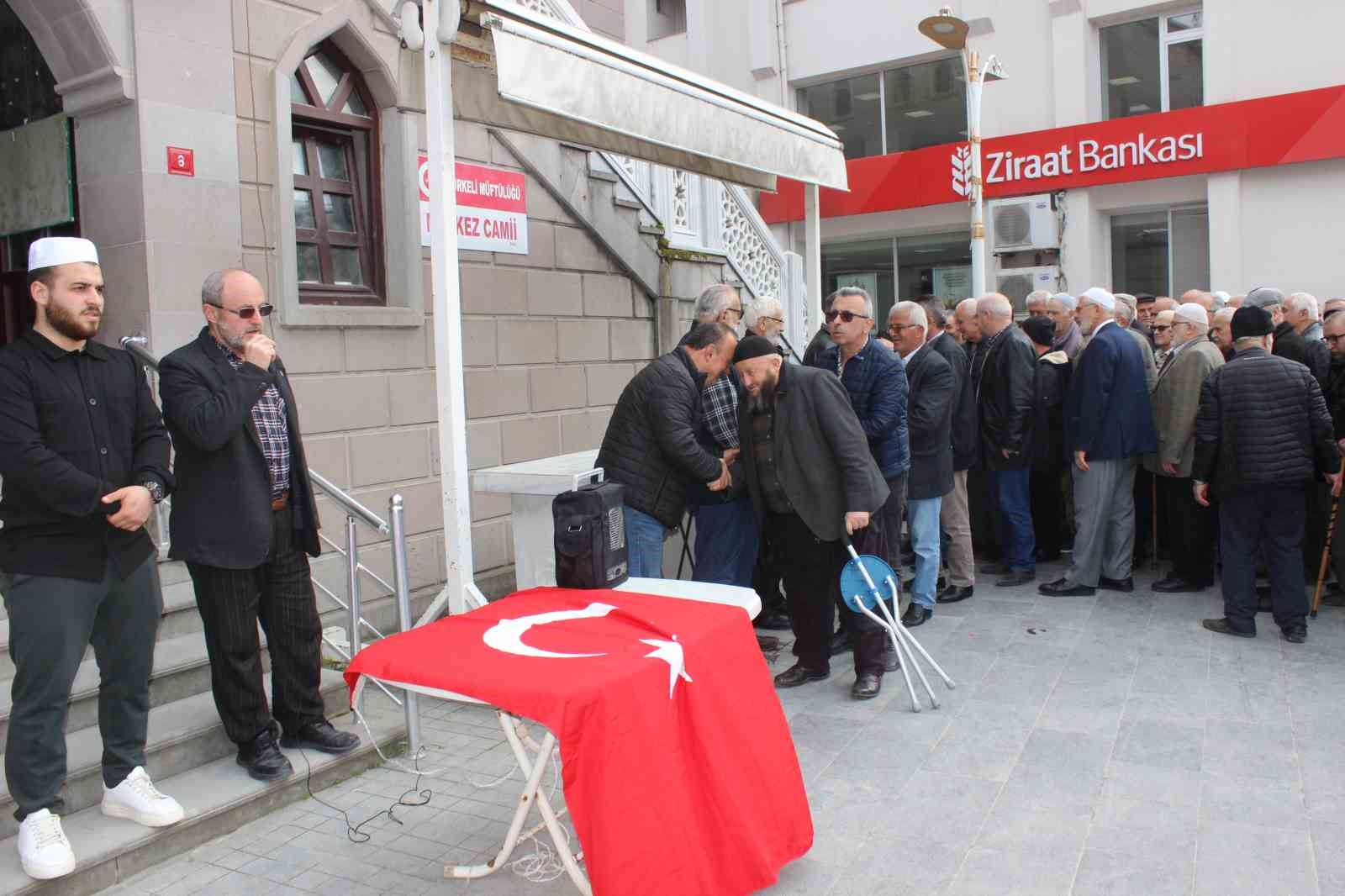 T&uuml;rkeli&rsquo;de hacı adaylarına duygusal uğurlama
