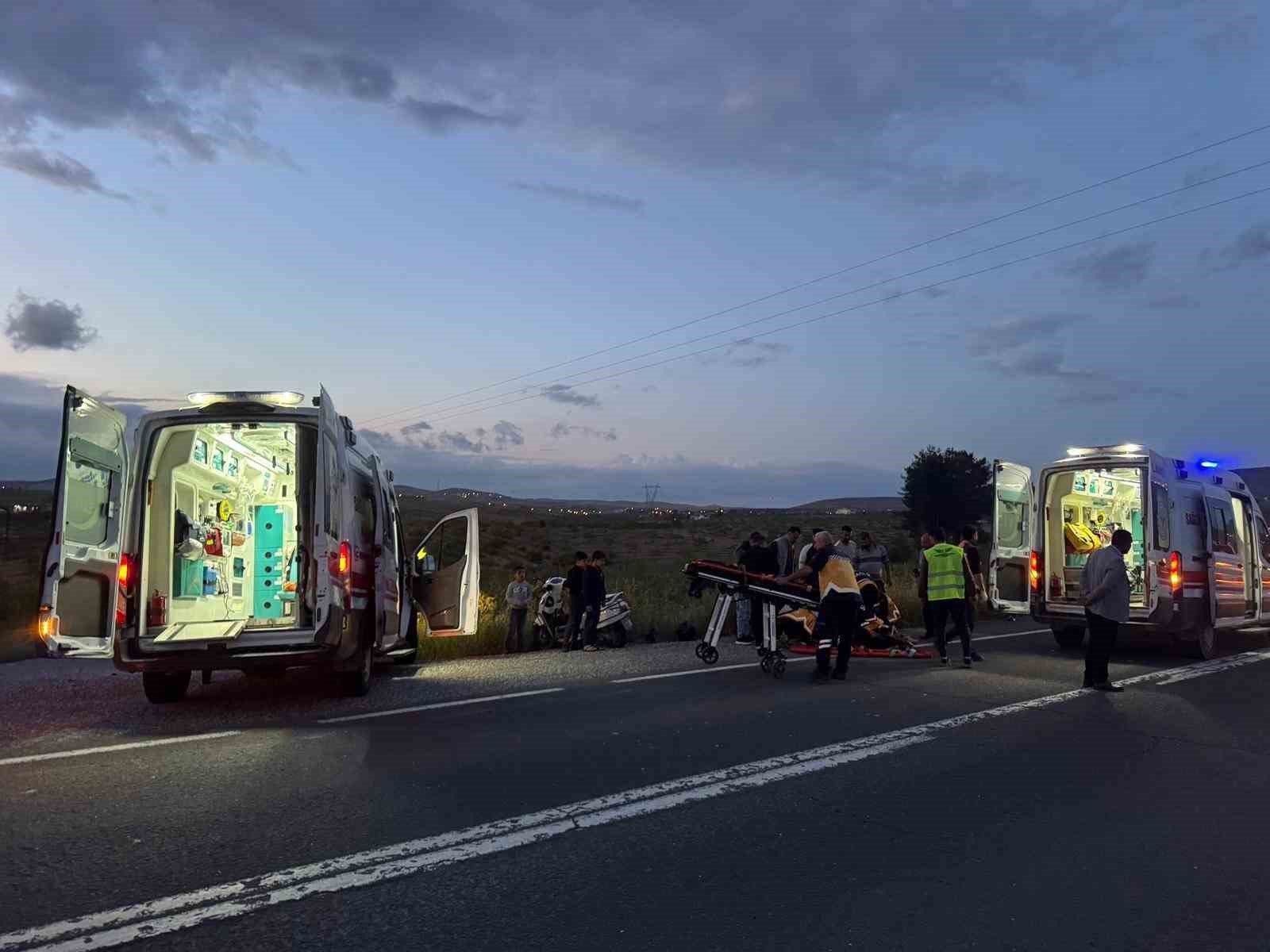 Şanlıurfa’da motosiklet devrildi: Karı-koca yaralandı