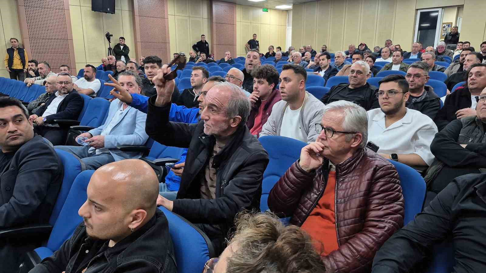 K&uuml;me d&uuml;şen Bartınspor&rsquo;da tartışmalı kongre

