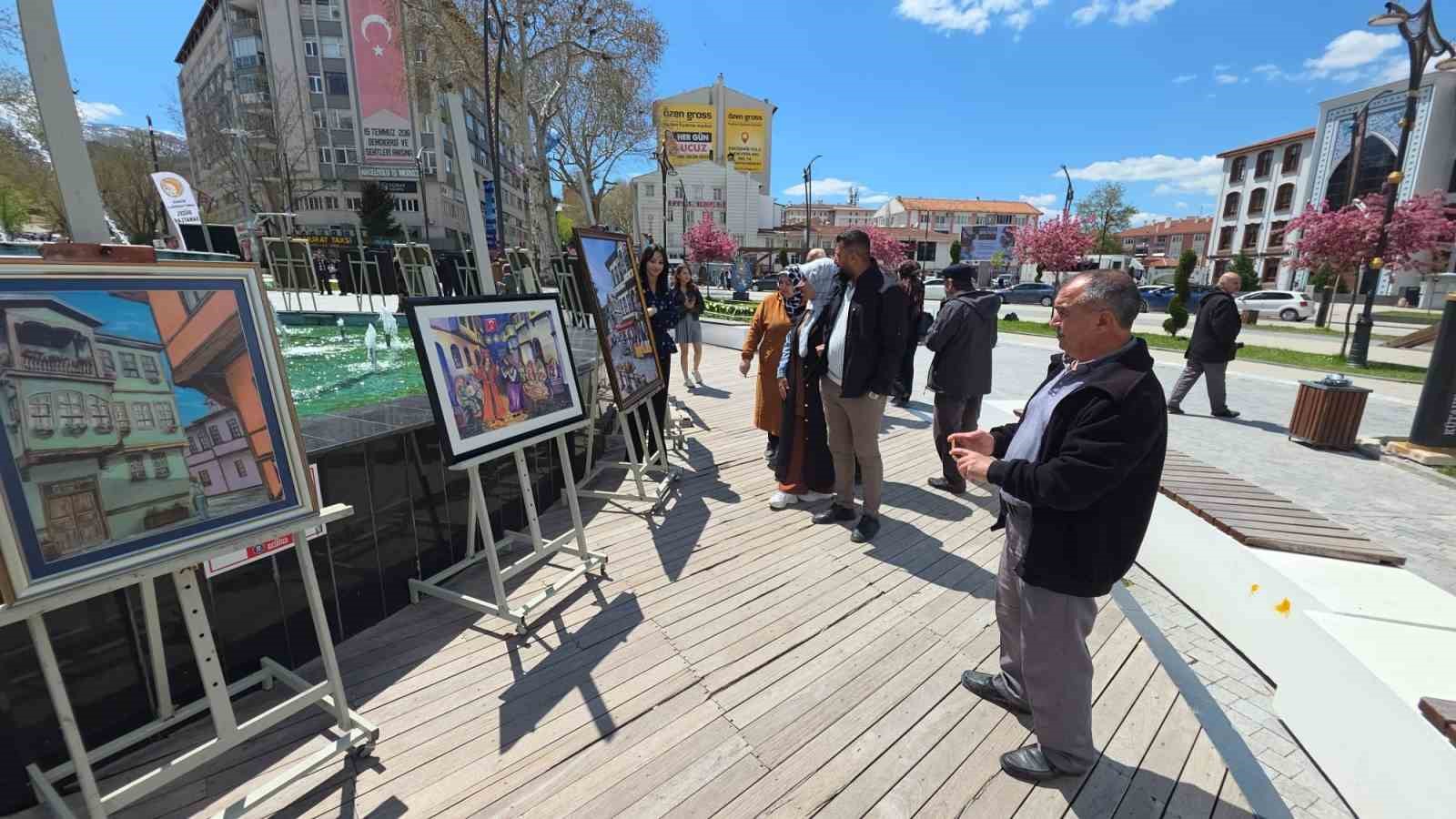 K&uuml;tahya ve Sakarya&rsquo;dan &ouml;ğrenciler aynı sergide buluştu
