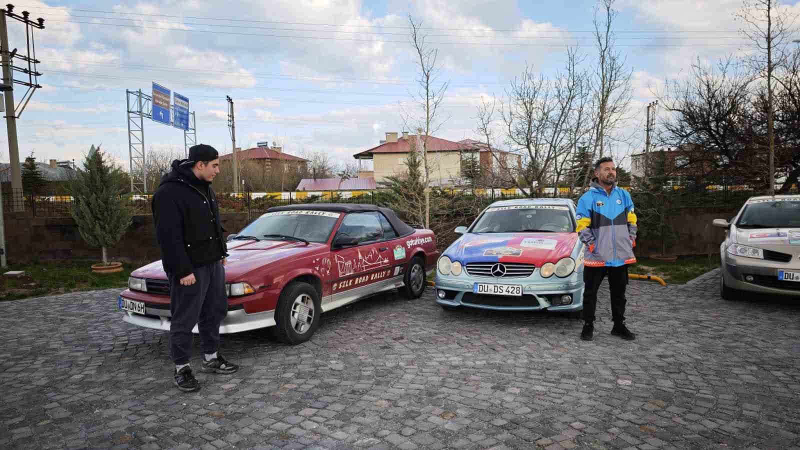 "Doğu-Batı Dostluk ve İpek Yolu Rallisi" Ahlat&rsquo;ta

