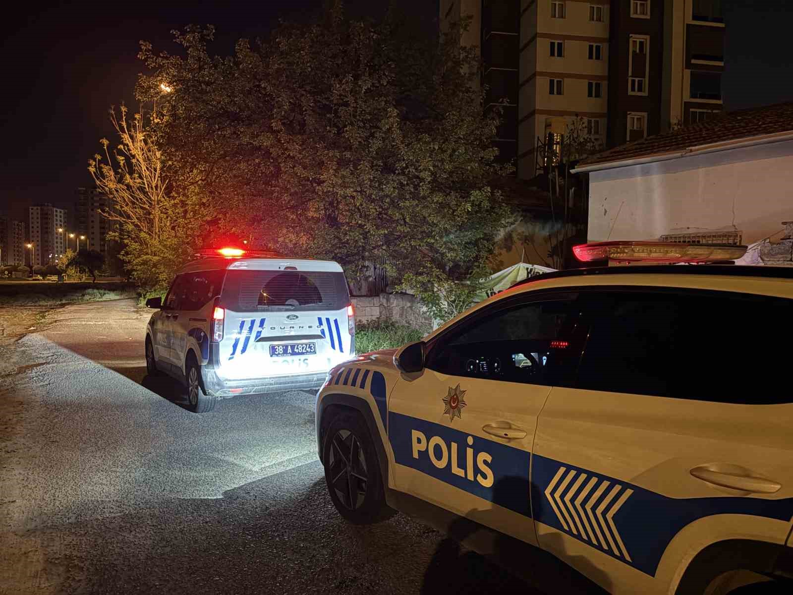 Kayseri&rsquo;de anne ve oğlu karbonmonoksit gazından zehirlendi
