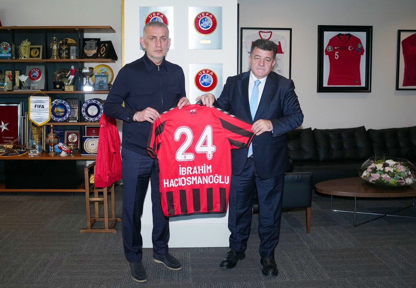 24Erzincanspor&rsquo;da yeni sezon &ouml;ncesi temaslar
