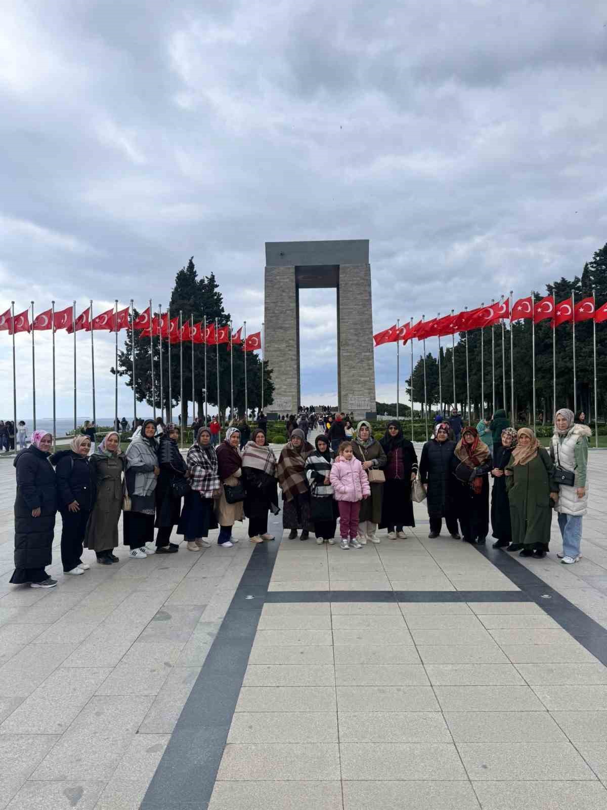 Tavşanlılı Engelli Kur&rsquo;an Kursu &ouml;ğrencilerinden &Ccedil;anakkale&rsquo;ye anlamlı ziyaret
