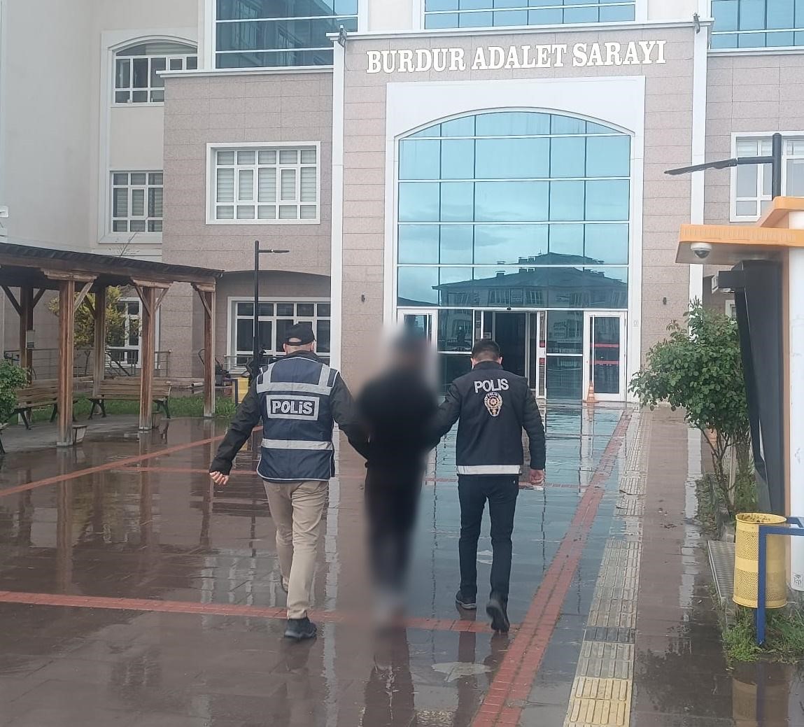 Burdur&rsquo;da motosiklet &ccedil;aldı, Isparta&rsquo;da yakalandı
