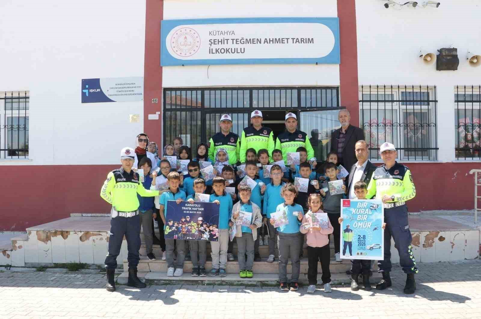 K&uuml;tahya&rsquo;da anaokulu ve ilkokul &ouml;ğrencilerine trafik eğitimi
