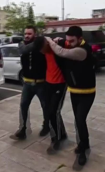 3 tırdan 6 ak&uuml; &ccedil;alan gen&ccedil;lerden "Paraya ihtiyacımız vardı" savunması
