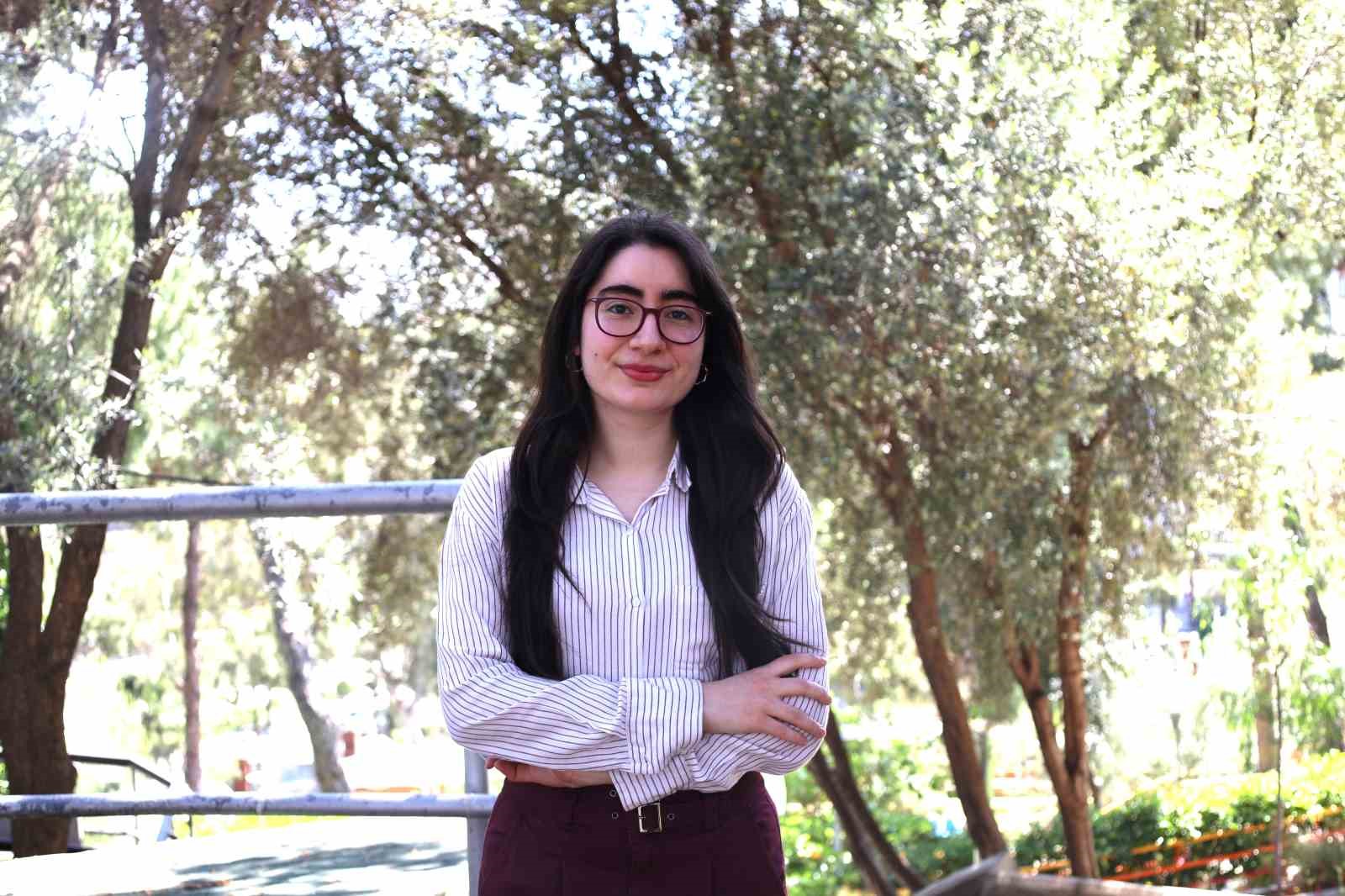 İzmirli Berra&rsquo;nın &lsquo;Oxford&rsquo; gururu
