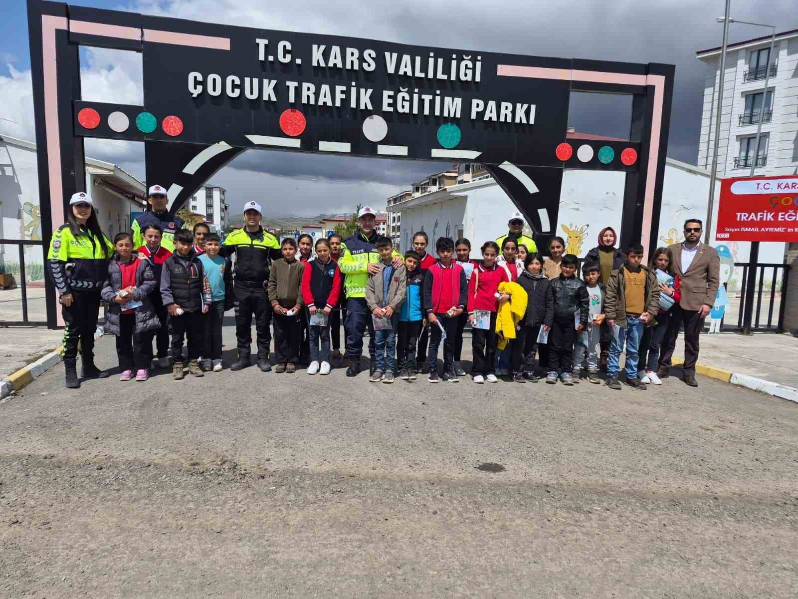 Kars&rsquo;ta &ouml;ğrencilere uygulamalı eğitim verildi
