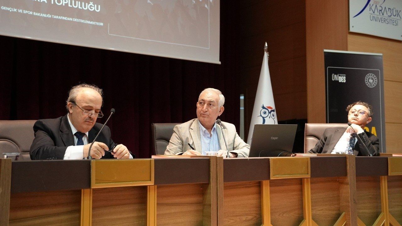KB&Uuml;&rsquo;de "Engelsiz D&uuml;ş&uuml;nceler" kapsamında m&uuml;nazara etkinliği d&uuml;zenlendi
