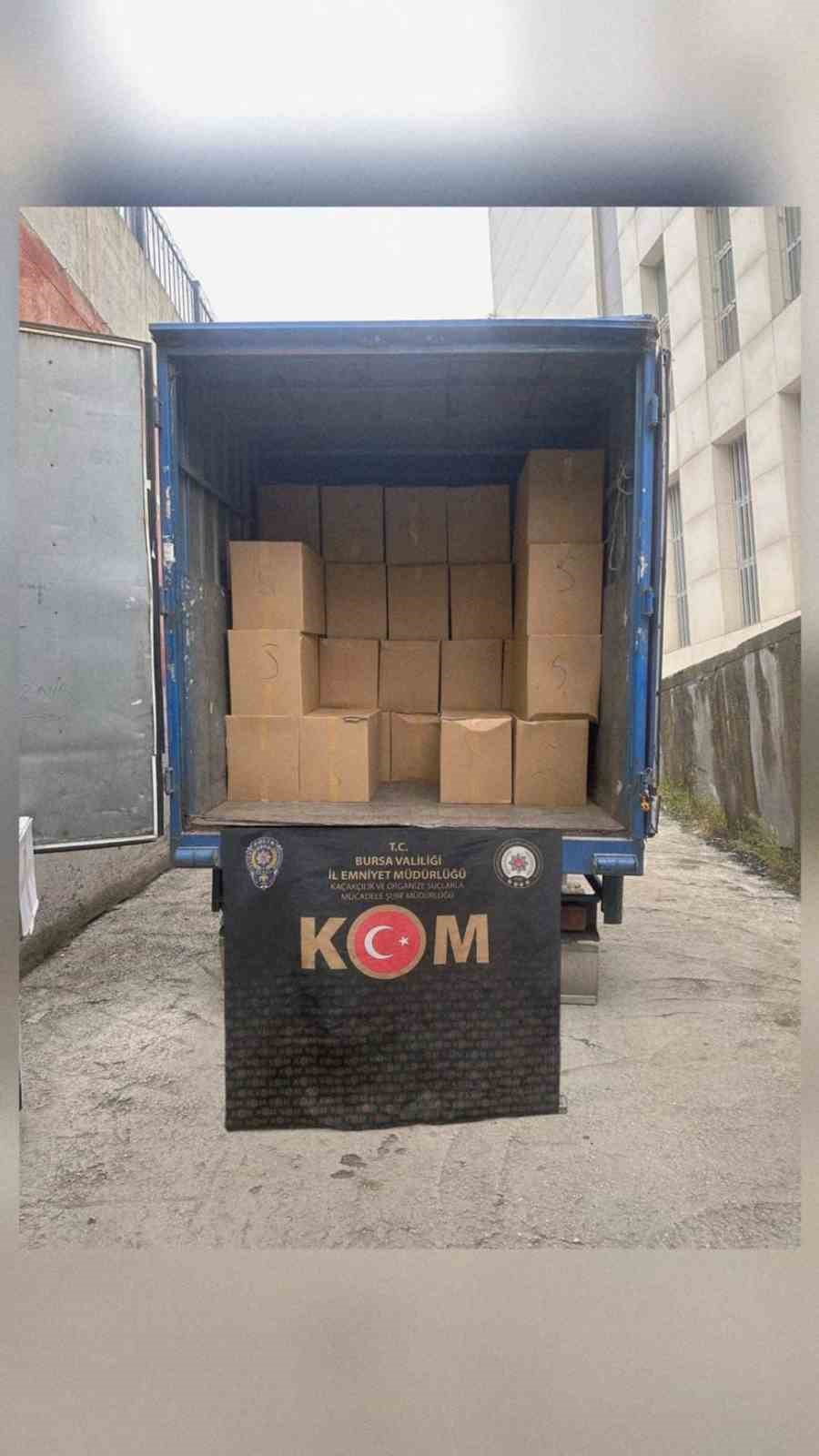 Bursa&rsquo;da rekor ka&ccedil;ak makaron operasyonu
