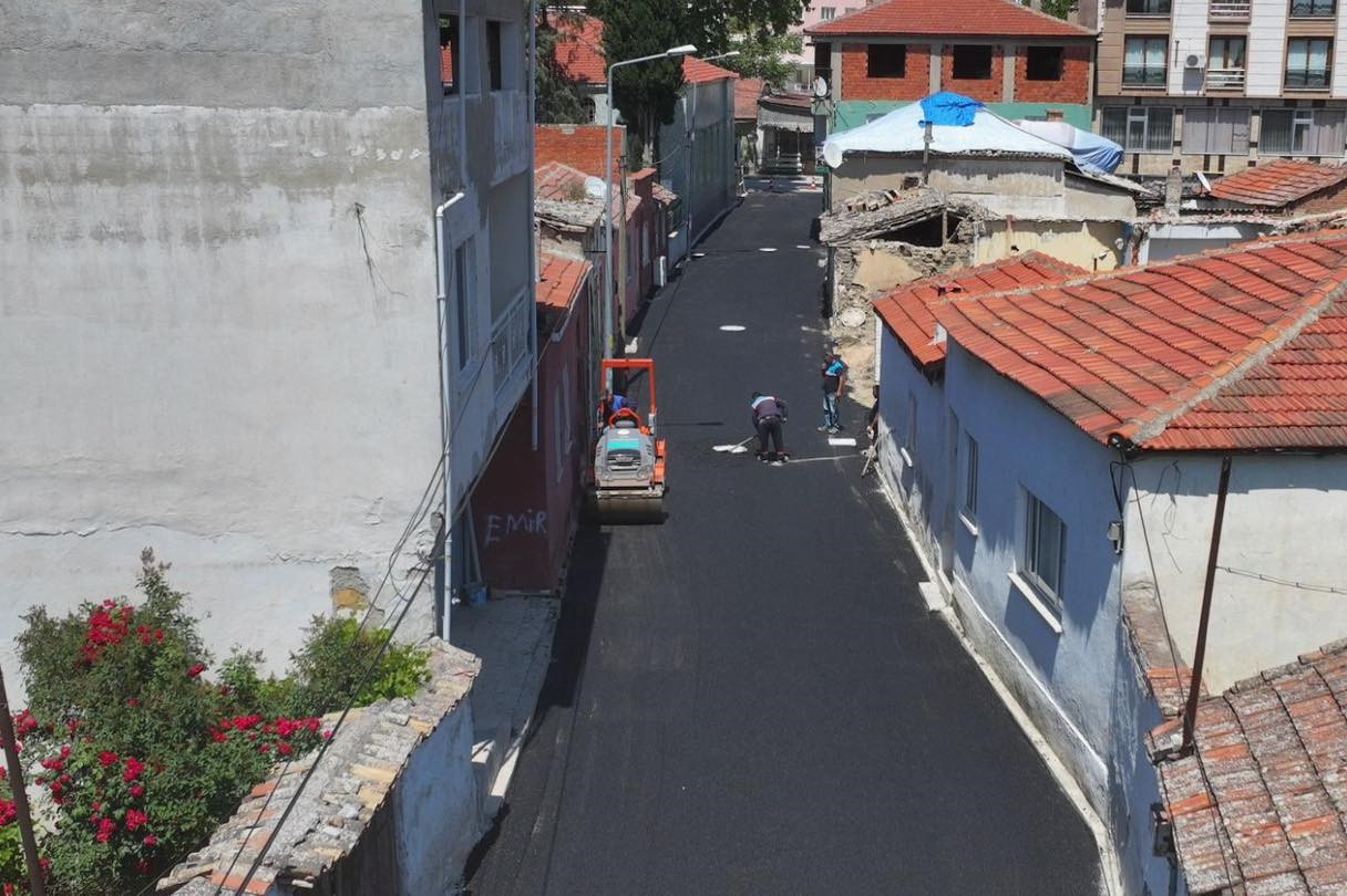 Muradiye&rsquo;de yol yenileme ve asfalt seferberliği

