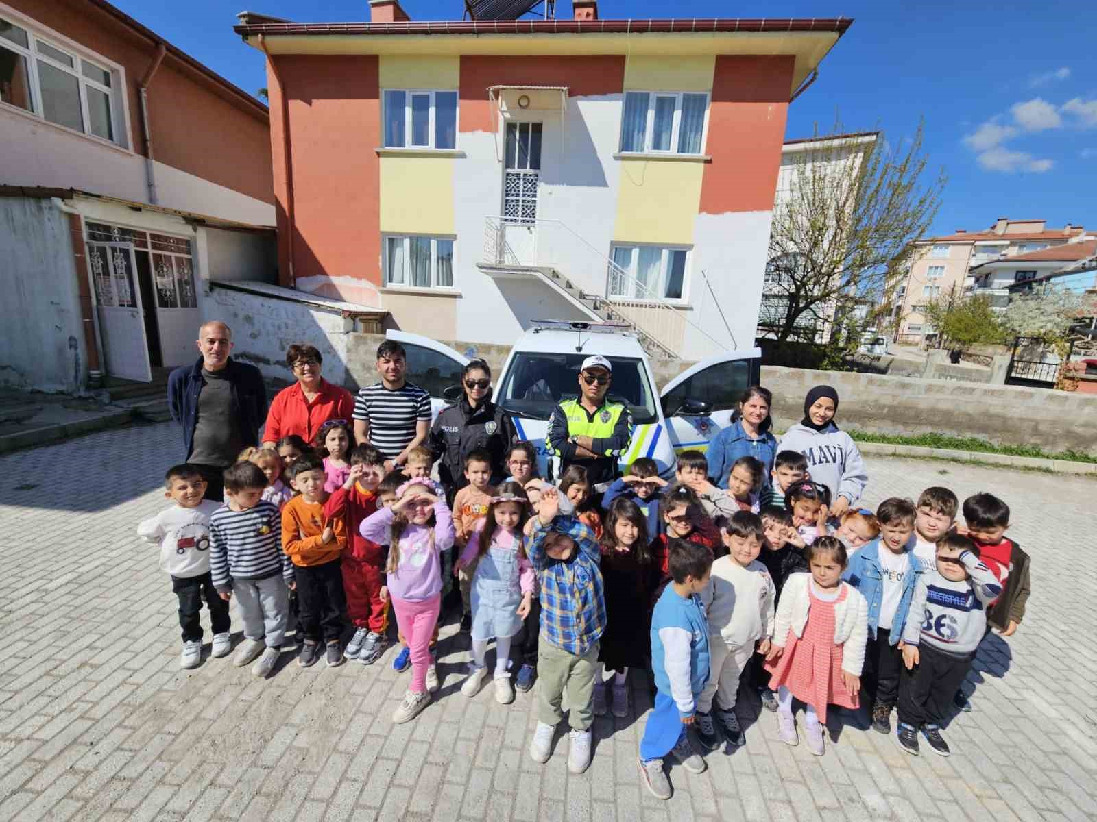 Geleceğin s&uuml;r&uuml;c&uuml;lerine g&uuml;venli trafik anlatıldı

