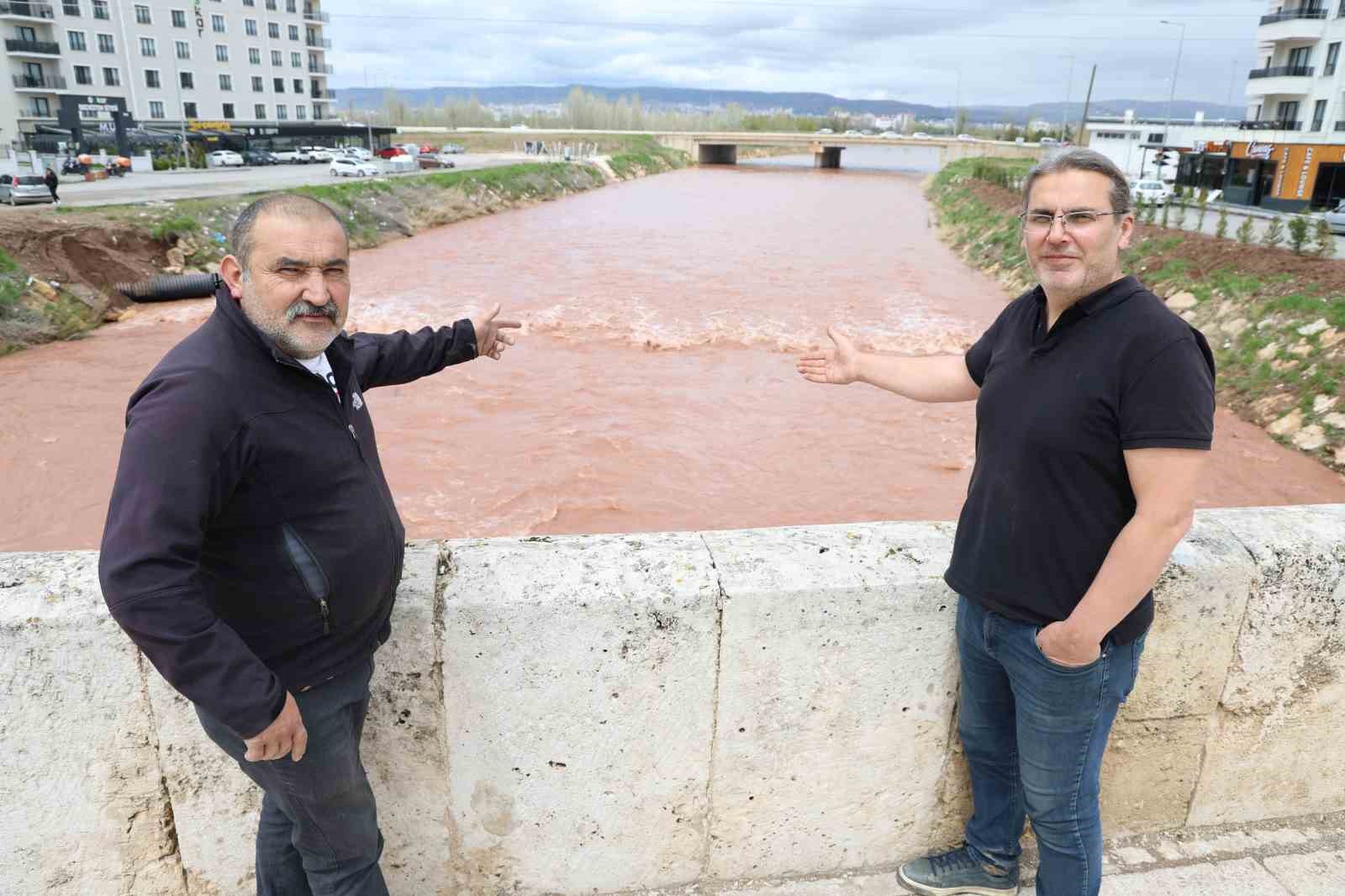Kızılırmak&rsquo;a rengini veren Fadlum ırmağı 8 ay sonra yeniden coştu
