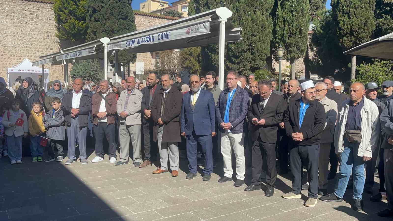 Sinop’ta hacı adayları dualarla uğurlandı