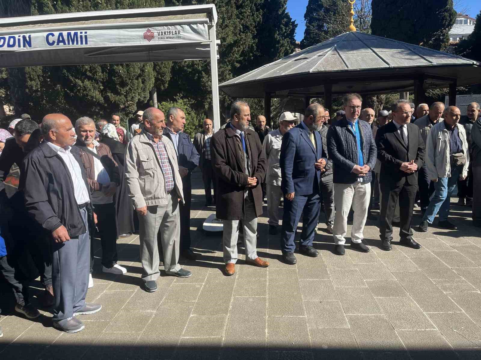 Sinop&rsquo;ta hacı adayları dualarla uğurlandı
