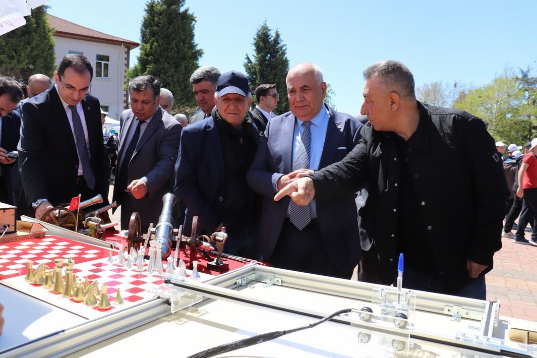 Tavşanlı&rsquo;da geleceğin meslekleri g&ouml;r&uuml;c&uuml;ye &ccedil;ıktı
