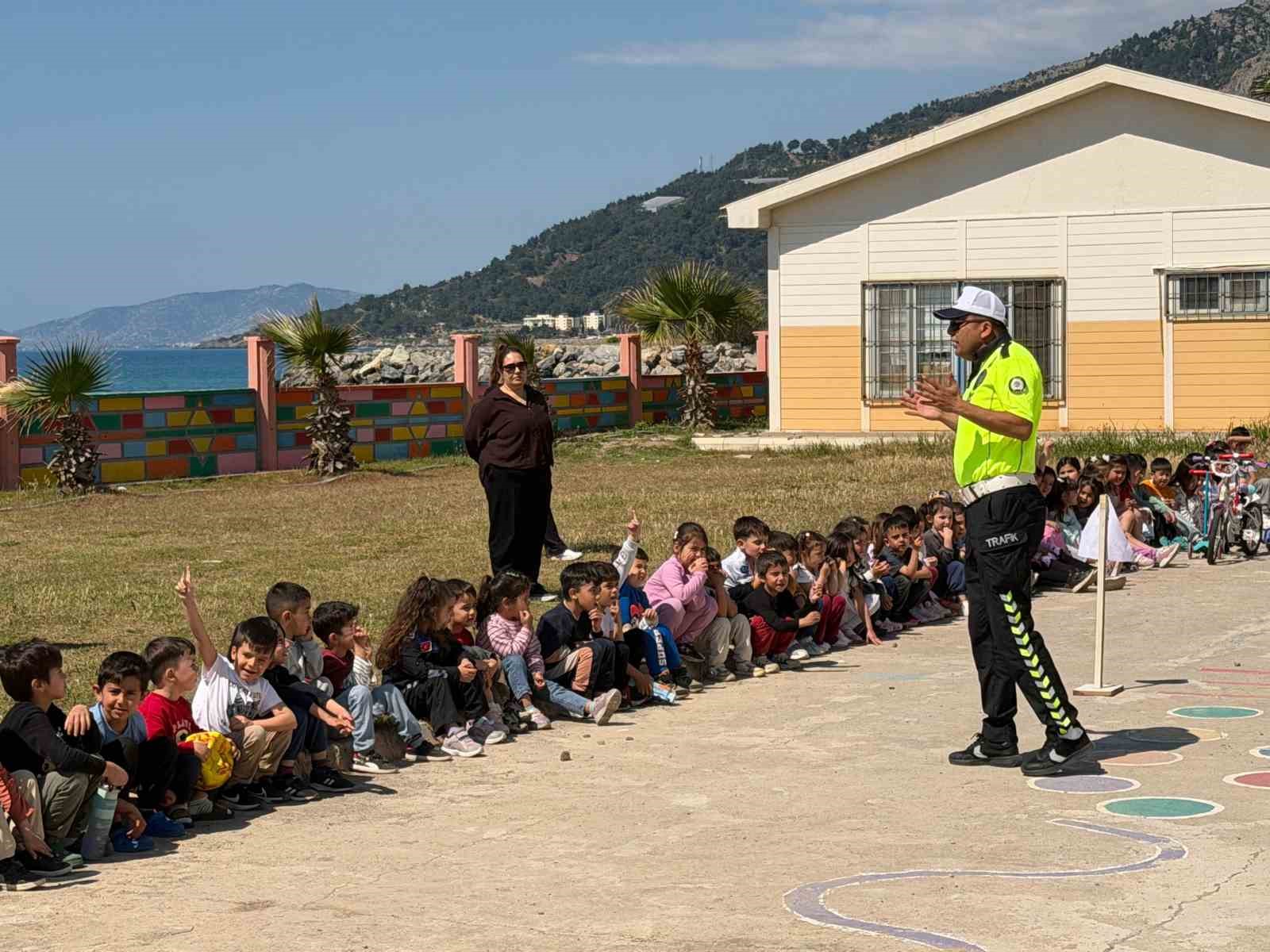 Bozyazı&rsquo;da miniklere Trafik Haftası eğitimi

