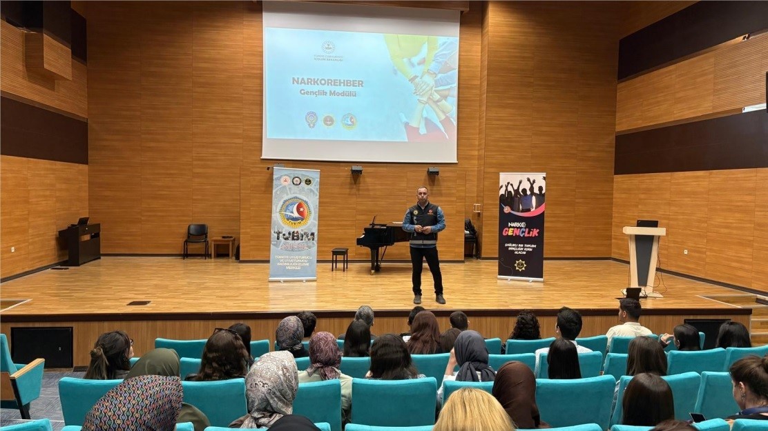 Niğde&rsquo;de narkotik ekiplerinden bilgilendirme &ccedil;alışması
