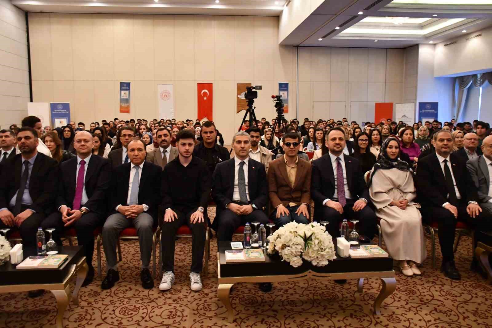 &lsquo; Gen&ccedil; Takım&rsquo; yarışması &ouml;d&uuml;l t&ouml;reniyle son buldu
