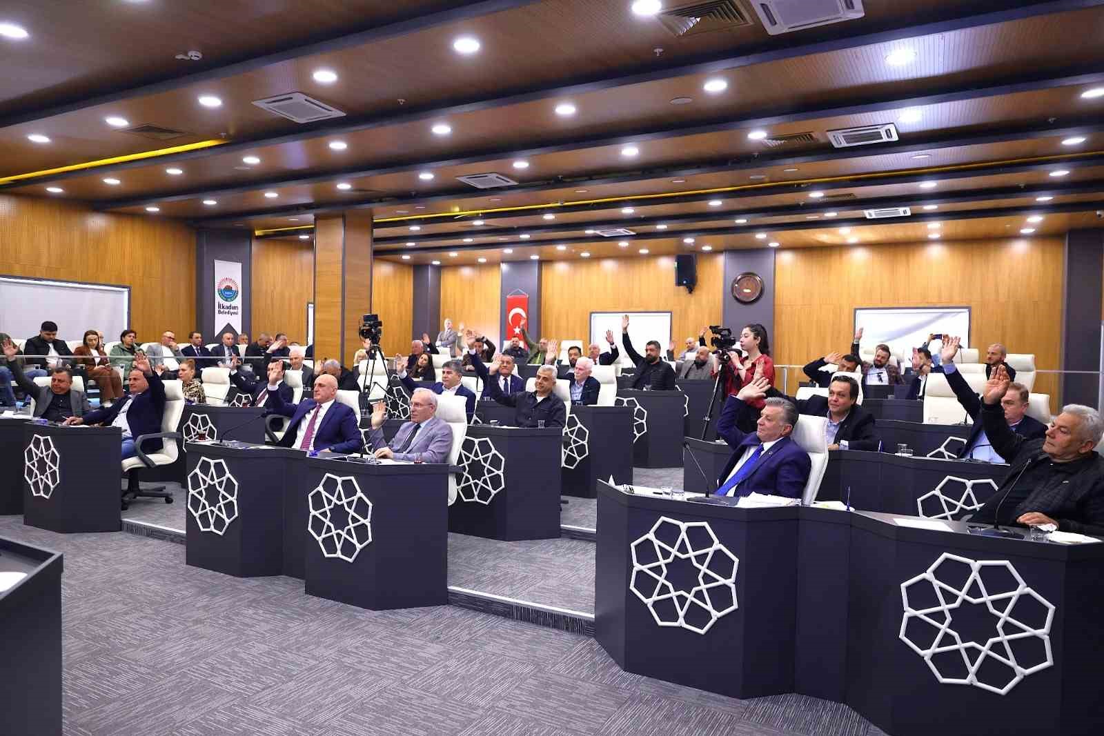 Başkan Kurnaz: "G&uuml;n&uuml; ge&ccedil;miş tek lira borcumuz yok"
