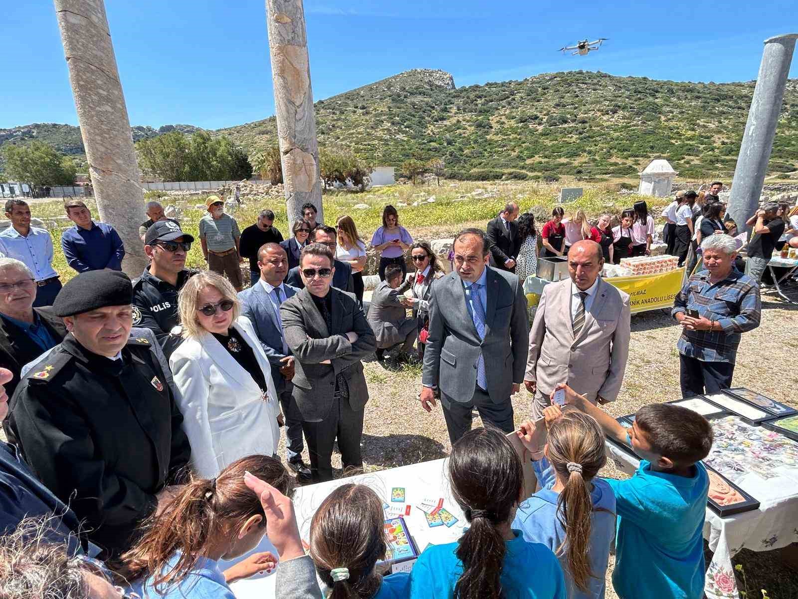 Dat&ccedil;a&rsquo;da &ouml;ğrenciler h&uuml;nerlerini sergiledi
