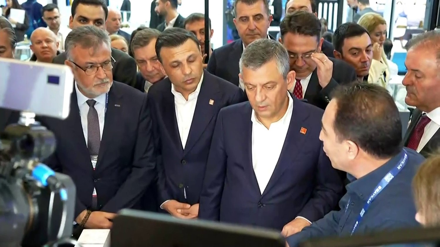 CHP lideri &Ouml;zg&uuml;r &Ouml;zel "Kaan&rsquo;ın yerli milli motoruyla u&ccedil;acağı g&uuml;n&uuml; d&ouml;rt g&ouml;zle bekliyoruz"

