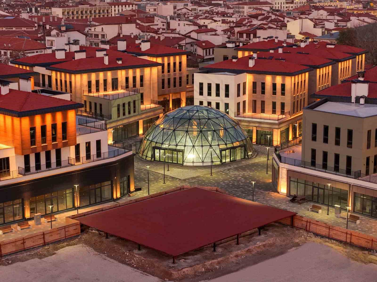 Cam Kubbe altındaki Sel&ccedil;uklu mirası b&uuml;y&uuml;k ilgi g&ouml;r&uuml;yor
