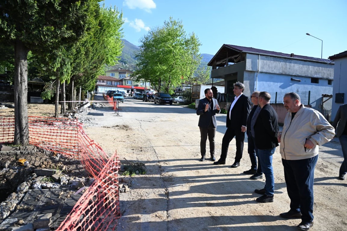 Kartepe&rsquo;ye yeni mahalle meydanları kazandırılıyor
