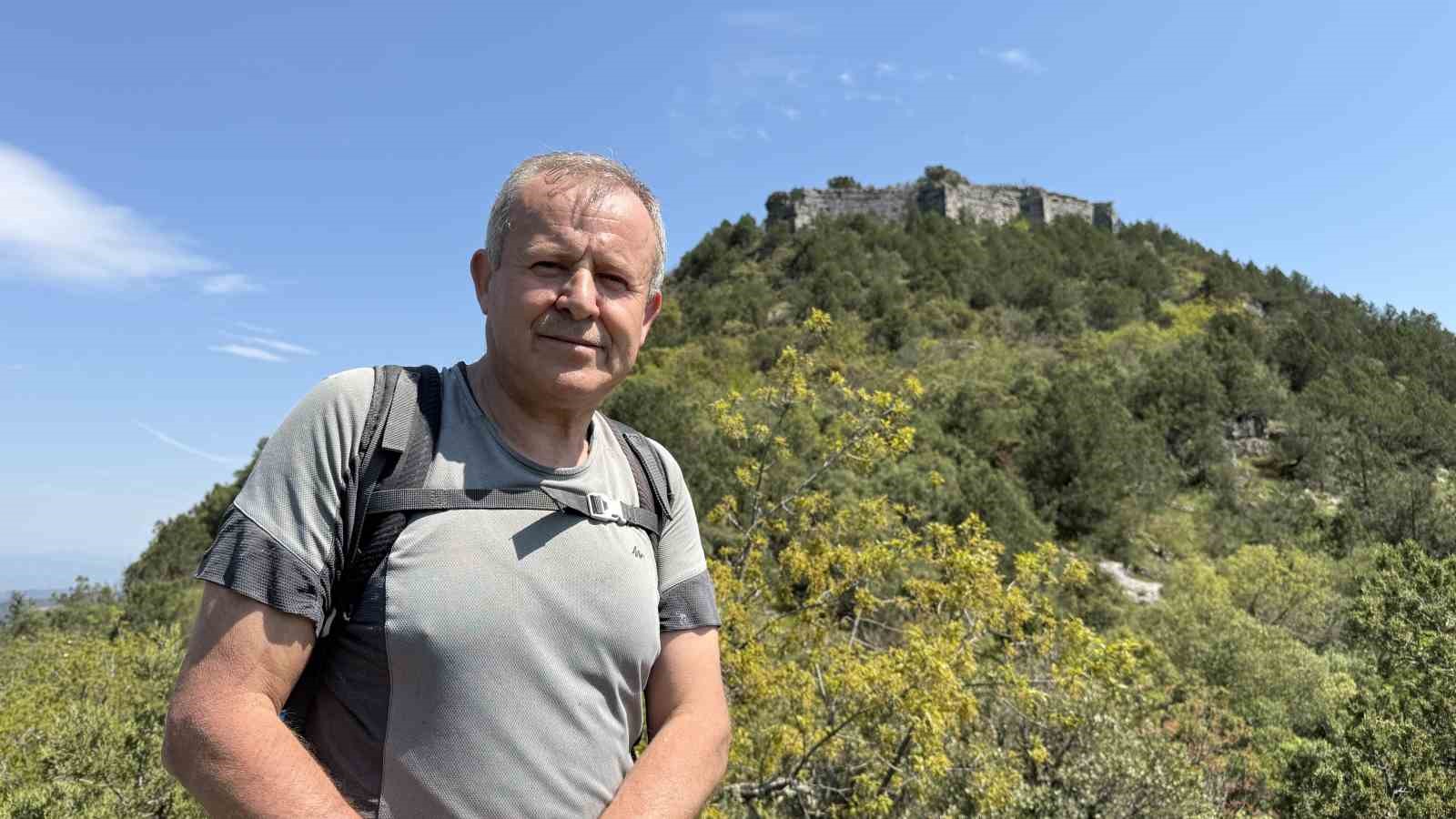 Bizans d&ouml;neminde savunma kalesiydi, şimdi definecilerin meskeni oldu
