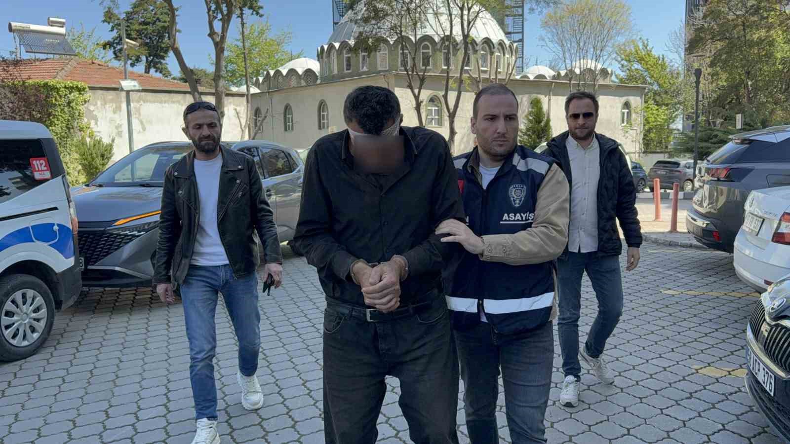 "Kazığımı niye aldın" kavgasında 2 kişiyi vuran şahıs adliyeye sevk edildi