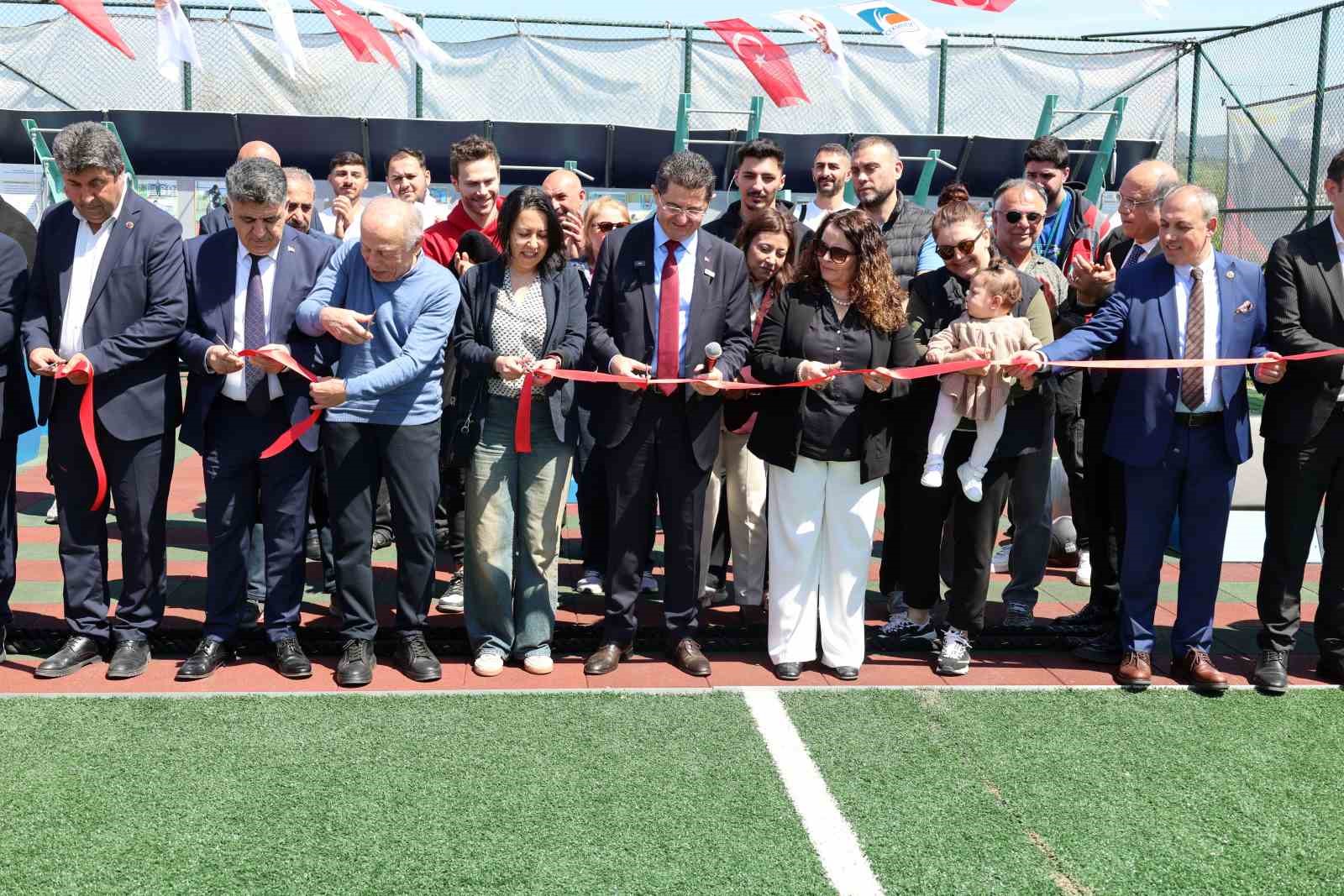 Türkiye’de bir ilk olan spor park alanı Çekmeköy’de açıldı