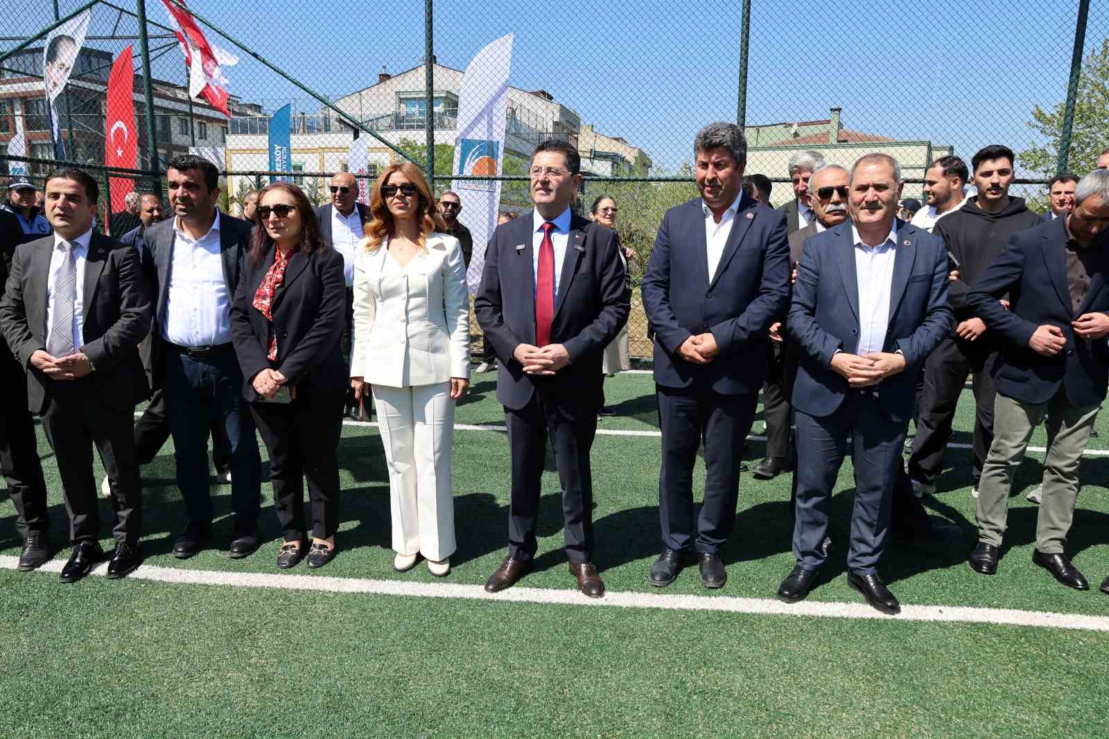T&uuml;rkiye&rsquo;de bir ilk olan spor park alanı &Ccedil;ekmek&ouml;y&rsquo;de a&ccedil;ıldı
