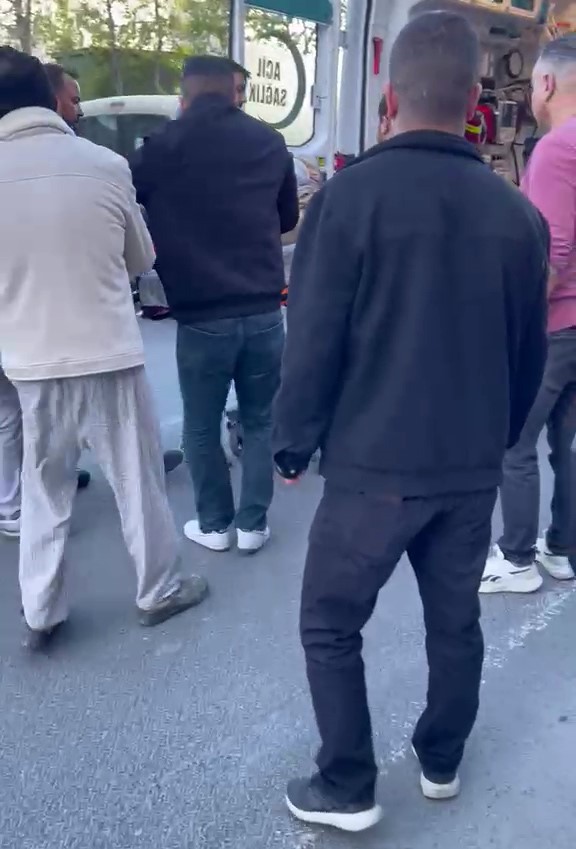 K&uuml;&ccedil;&uuml;k&ccedil;ekmece&rsquo;de gen&ccedil; m&uuml;hendisin hayatını kaybettiği kazanın g&uuml;venlik kamerası g&ouml;r&uuml;nt&uuml;leri ortaya &ccedil;ıktı
