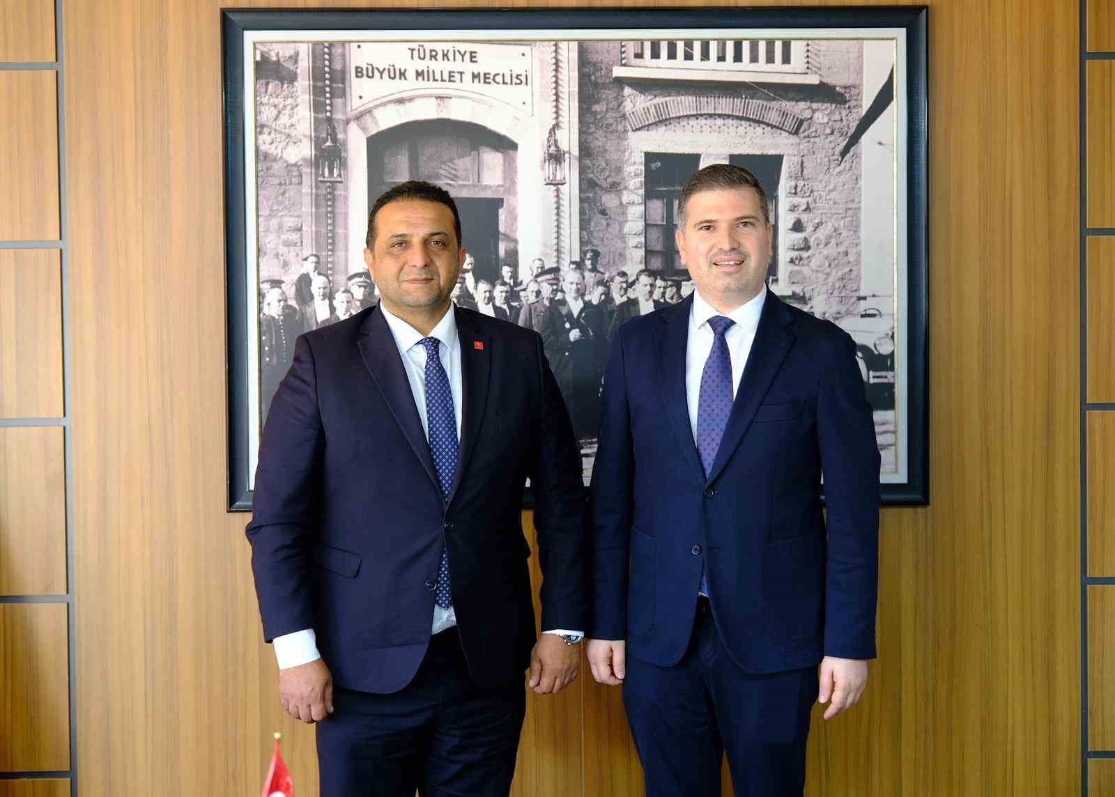 Edremit&rsquo;ten Altıeyl&uuml;l&rsquo;e vefa ve dostluk ziyareti
