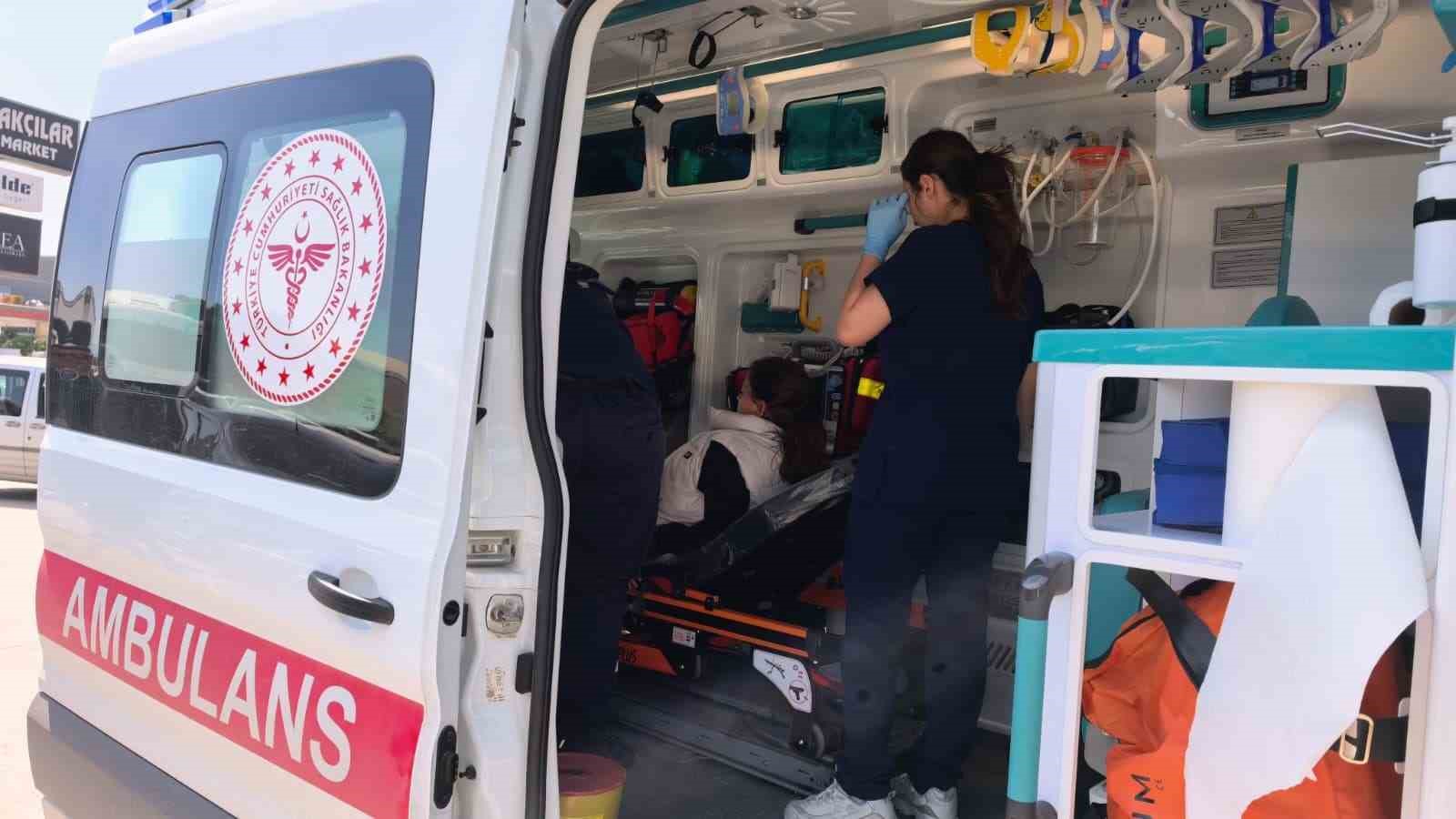 Baba ve kızı motosiklet kazasında yaralandı
