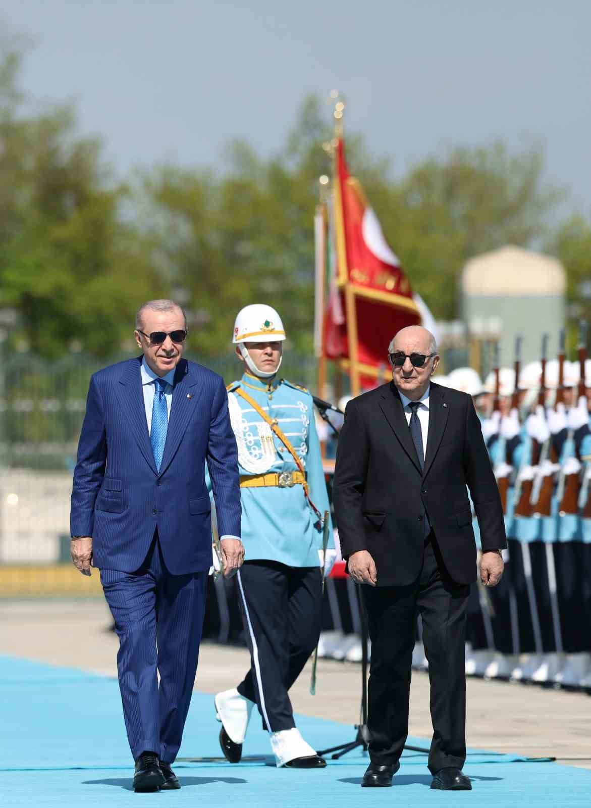 Cumhurbaşkanı Erdoğan, Cezayir Cumhurbaşkanı Tebbun&rsquo;u t&ouml;renle karşıladı
