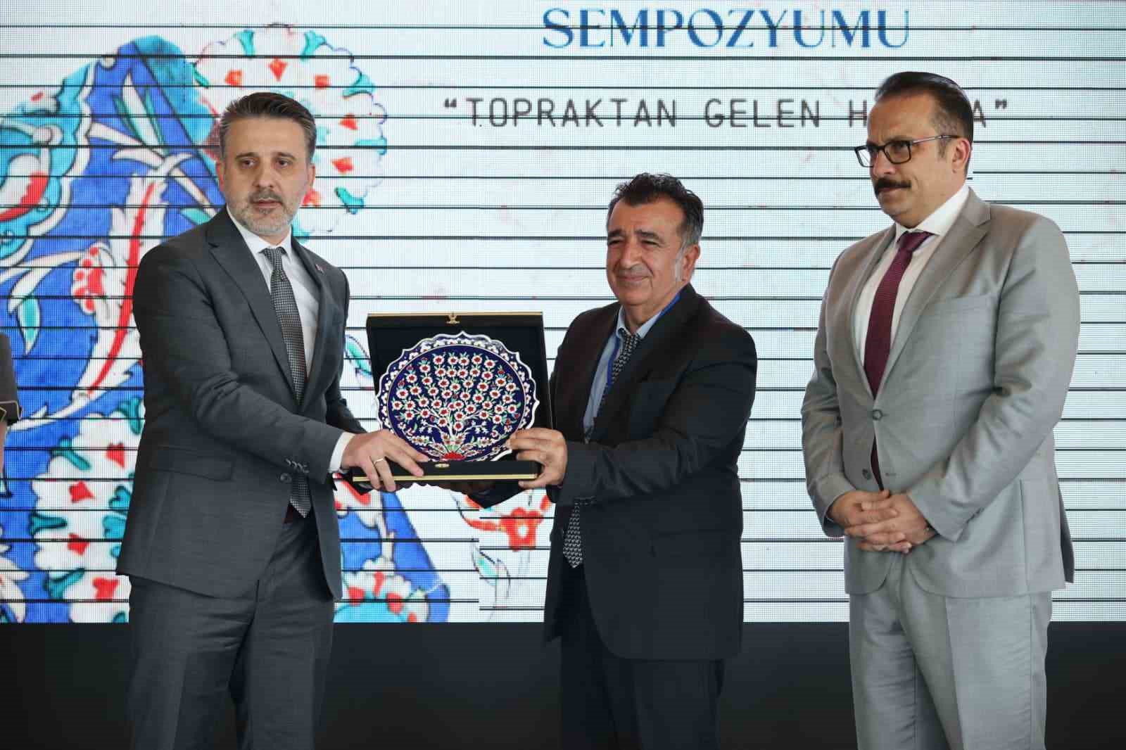Anadolu’nun seramik kültürü Bursa’da konuşuldu