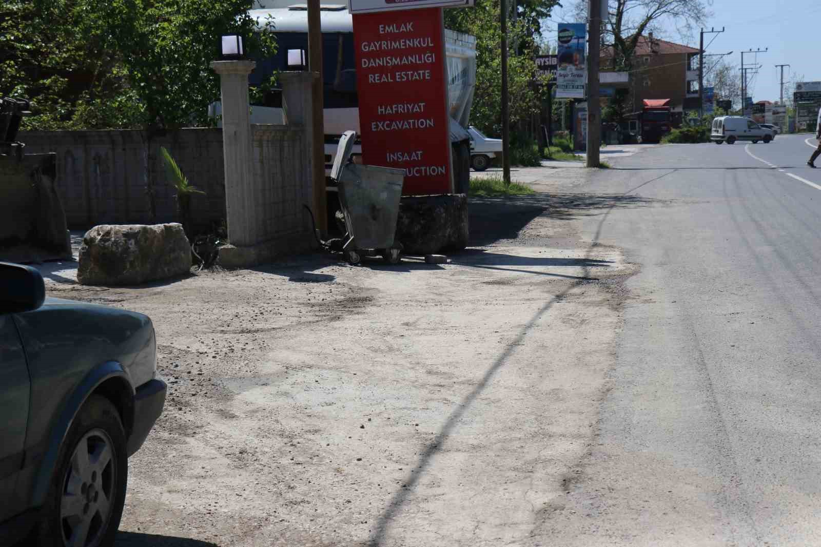 &Ccedil;&ouml;p kamyonu altında kalan kadın hayatını kaybetti

