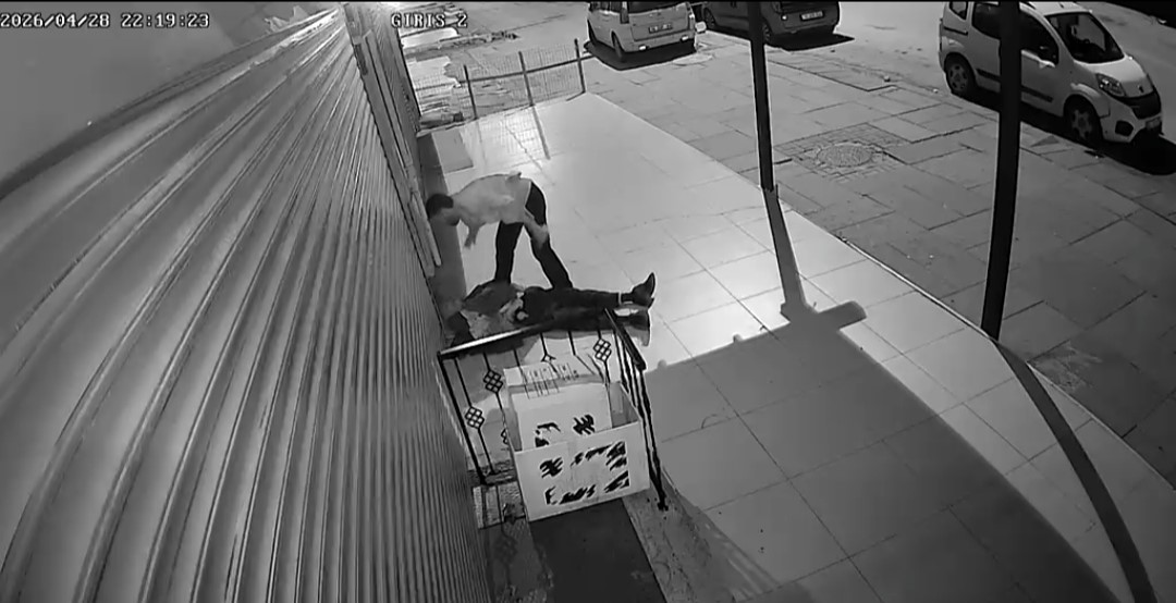 Sincan&rsquo;da kurban satıcıları ile zabıtalar arasında gerginlik
