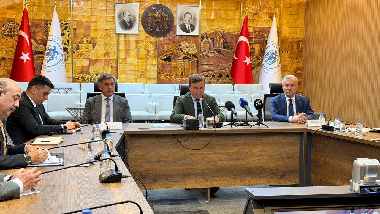 Erzincan&rsquo;dan T&uuml;rkiye&rsquo;ye &ouml;rnek olacak gen&ccedil;lik projesi
