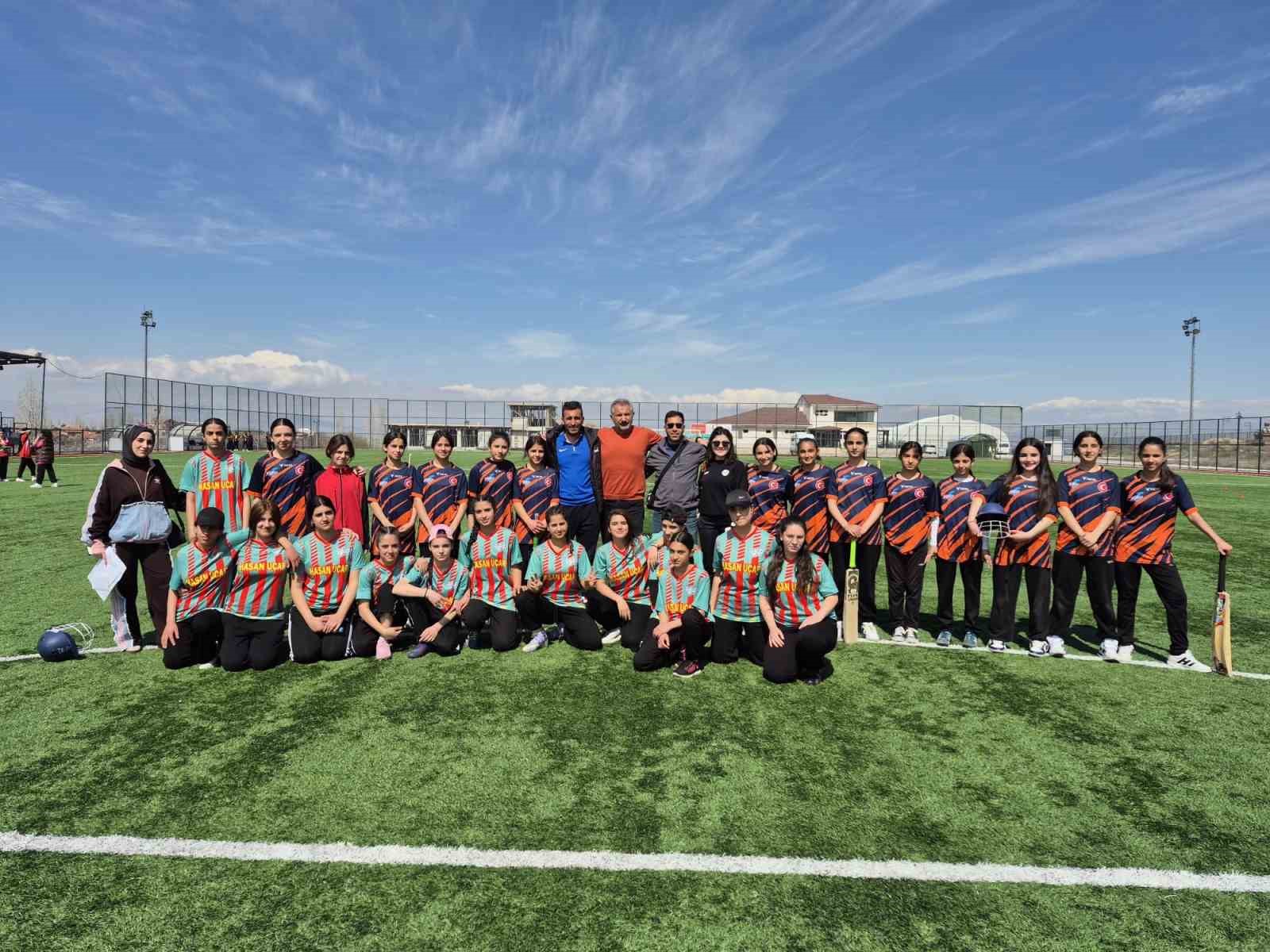 Fevzi Geyik Ortaokulu 8 branşta bölge finallerine yükseldi