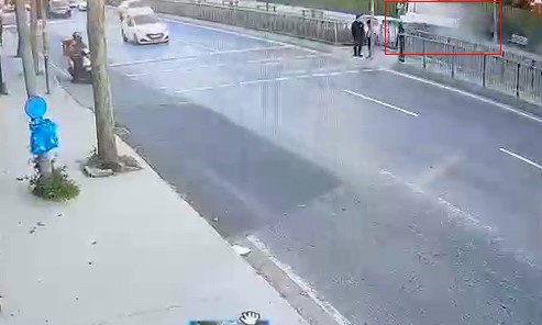 Küçükçekmece’de genç mühendisin hayatını kaybettiği kazanın güvenlik kamerası görüntüleri ortaya çıktı