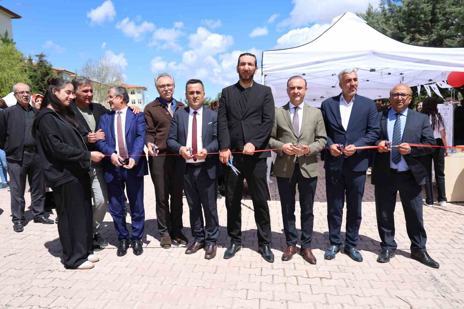 Lise &ouml;ğrencilerinin bilimsel yetenekleri projeye d&ouml;n&uuml;şt&uuml;
